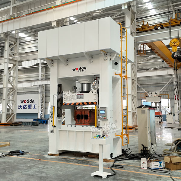 315吨汽车配件成型液压机 315吨汽车配件成型液压机